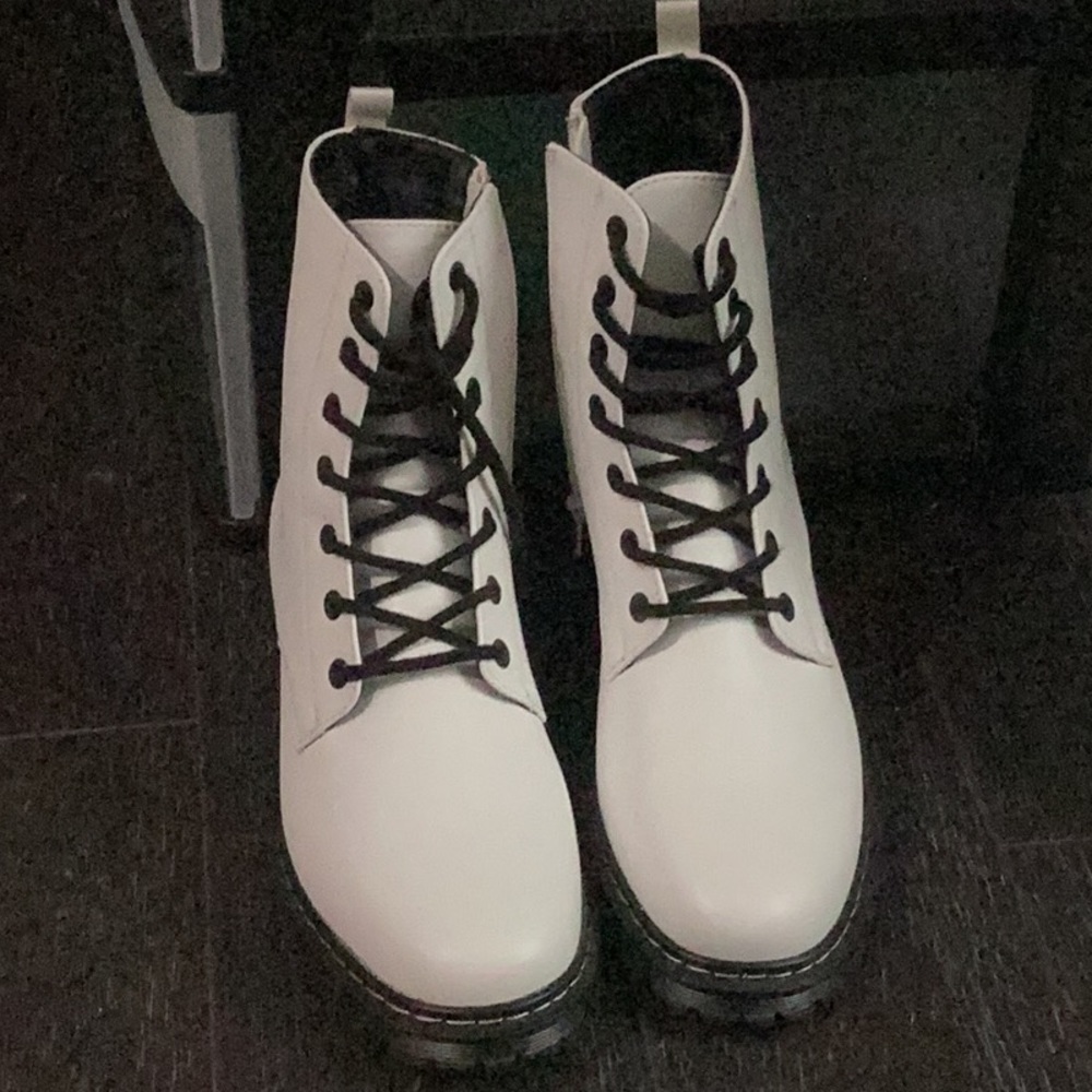 shoes never worn bought from boutique